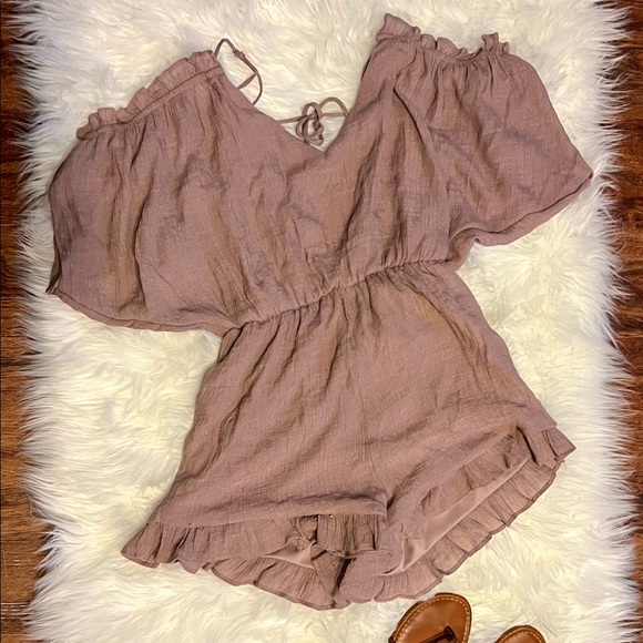 Romper - Picture 1 of 3